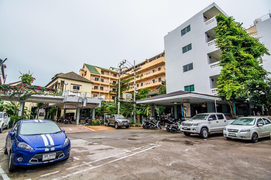 Sutus Court 5 Hotel Pattaya Exterior photo