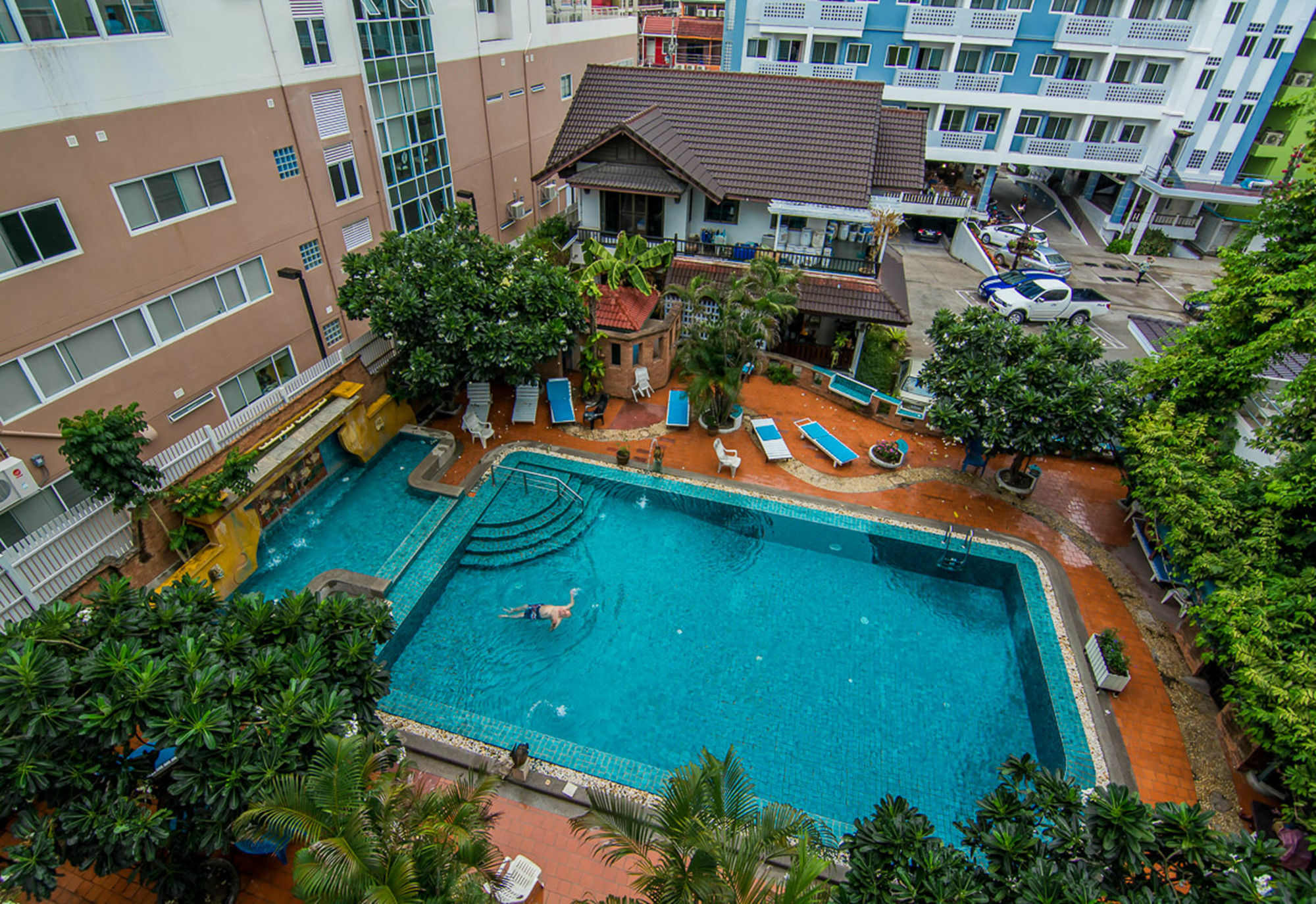 Sutus Court 5 Hotel Pattaya Exterior photo